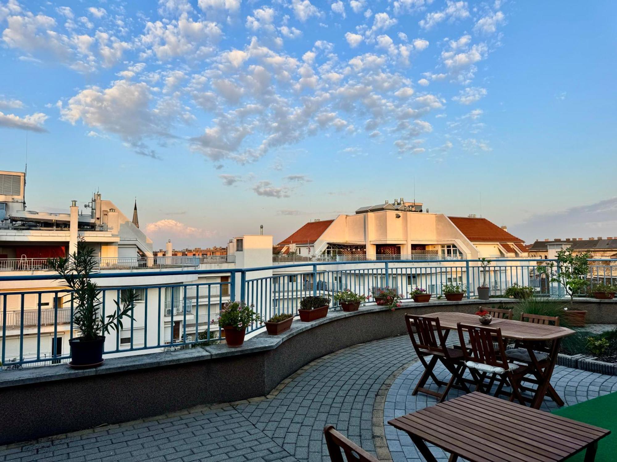 Rooftop City Residence With Deep Garage Budapeşte Dış mekan fotoğraf