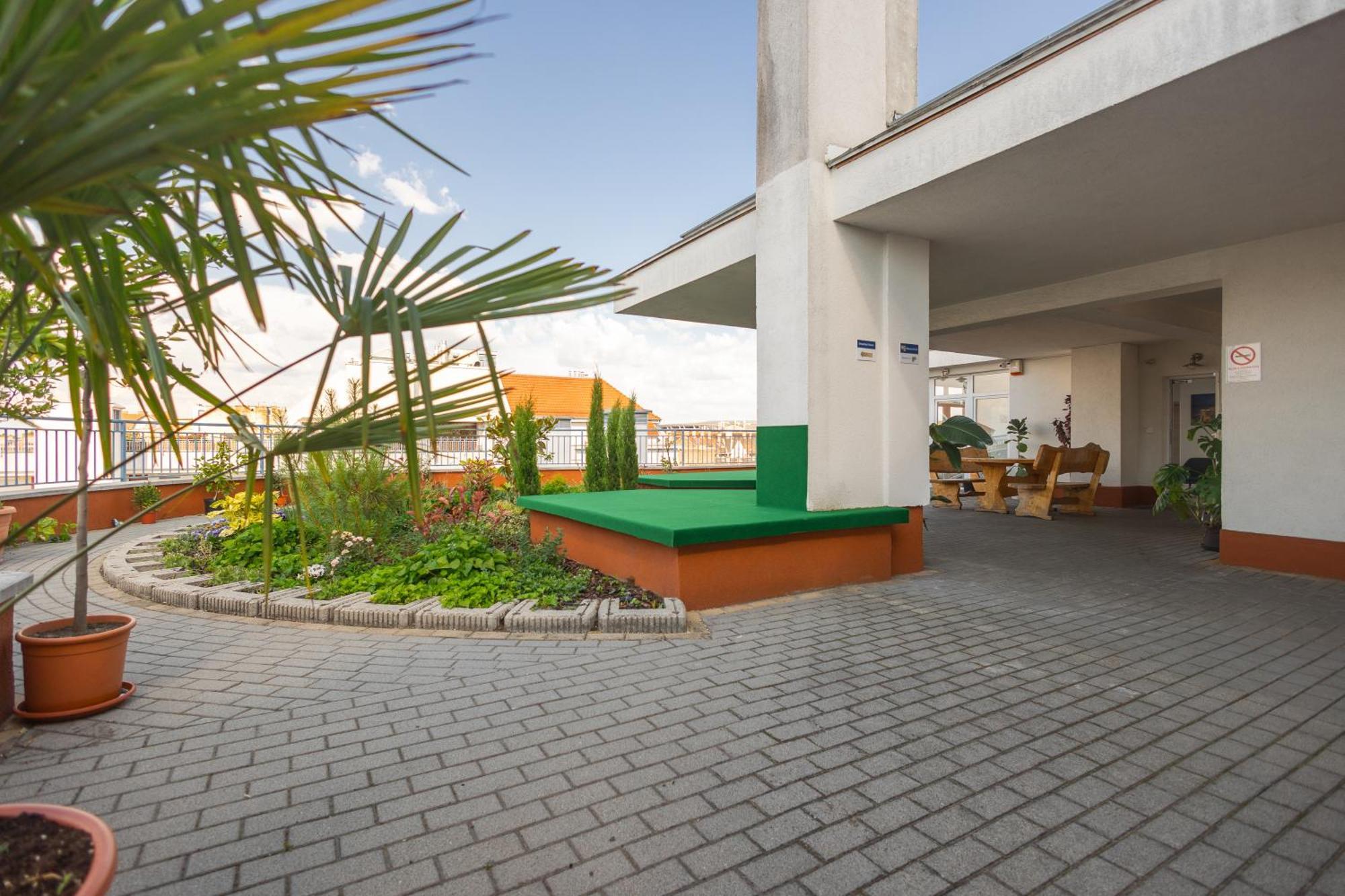 Rooftop City Residence With Deep Garage Budapeşte Dış mekan fotoğraf