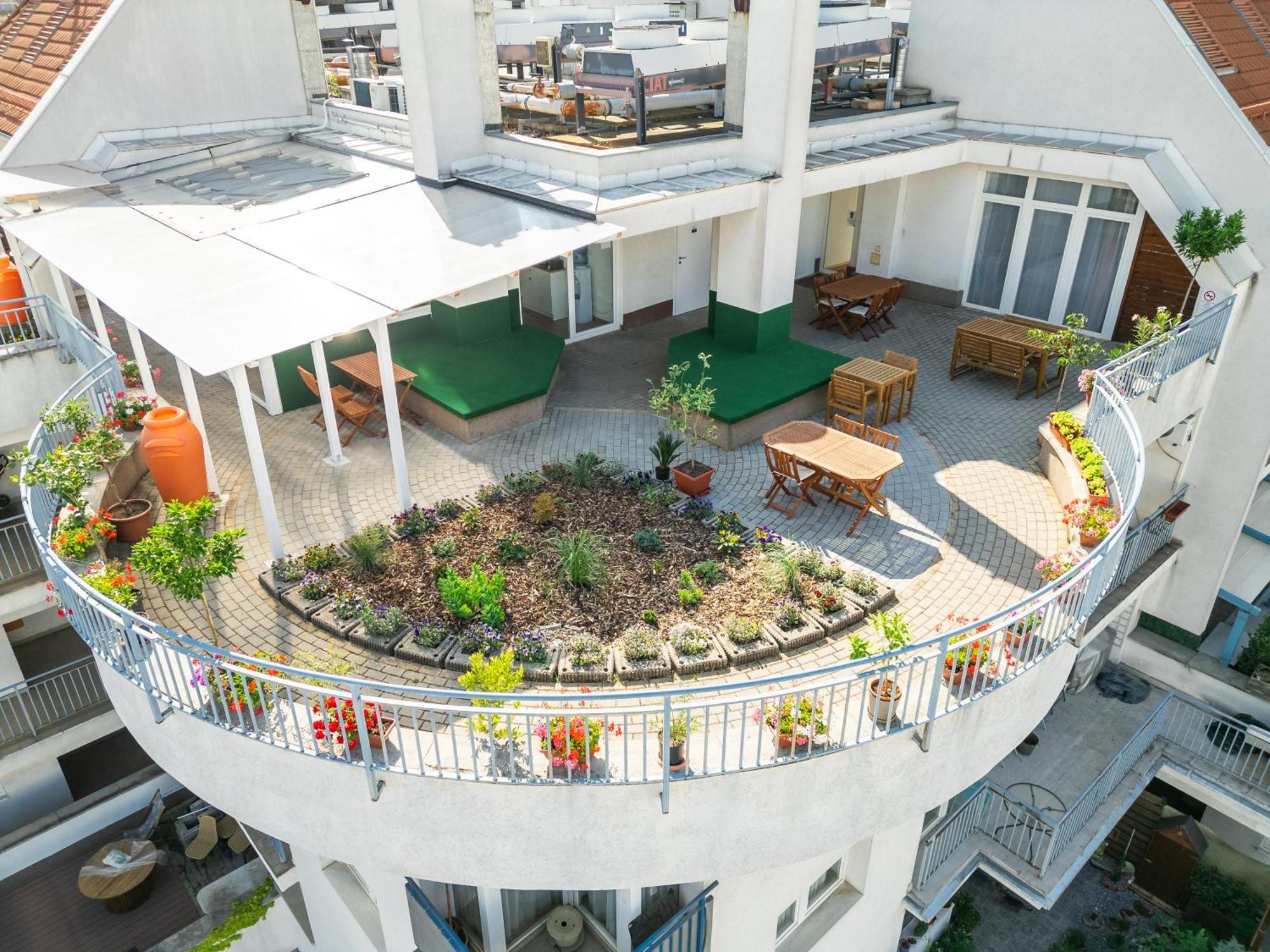 Rooftop City Residence With Deep Garage Budapeşte Dış mekan fotoğraf